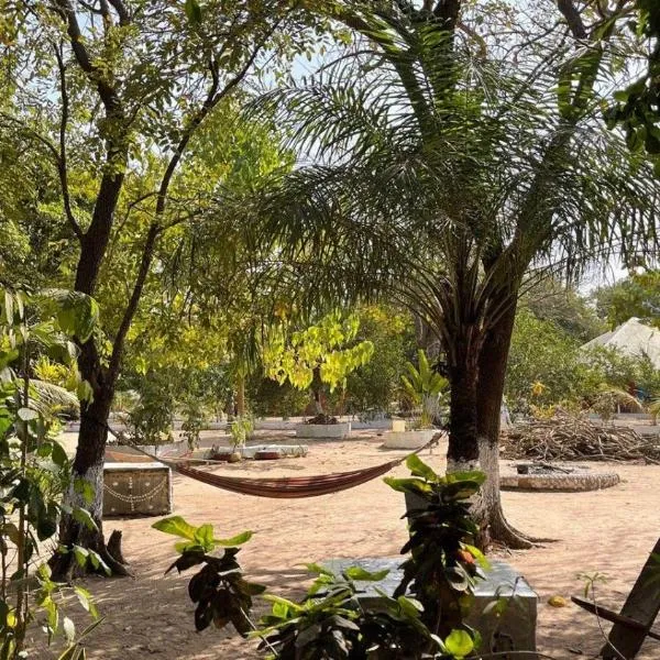 Campement & Centre artistique Tilyboo, hotel v destinaci Kafountine