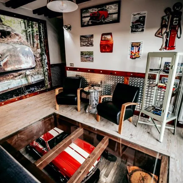 Jantarvia Car Museum , Pasja i Wypoczynek Noclegi z Klimatem、ヤンタルのホテル