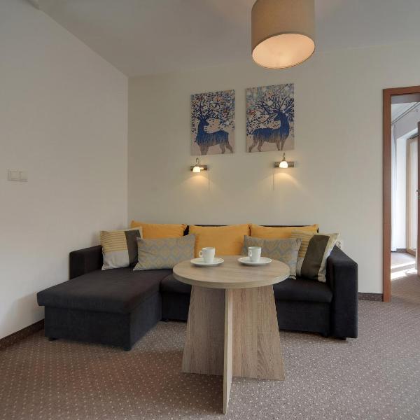Beżowy i Nowoczesny Apartament Sun Seasons 24 w Szklarskiej Porębie by Noclegi Renters, Szklarska Poręba