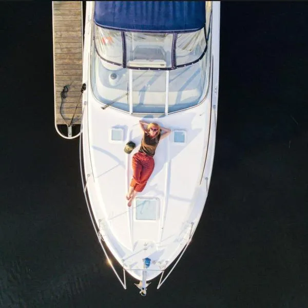 Botel "California", hotell sihtkohas Dreverna