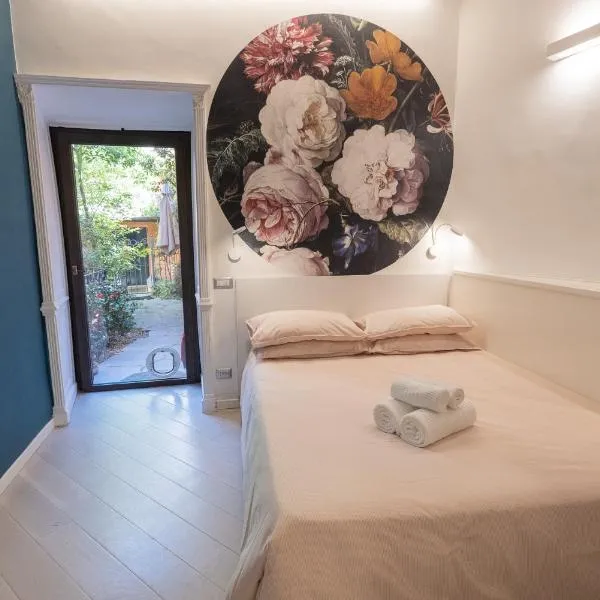 Rione Monti Studio Apt with private garden, hotel in Rome