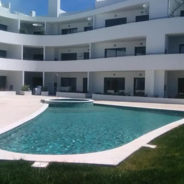 Alburvillage A - Apartamento Novo em Alvor, hotel em Alvor