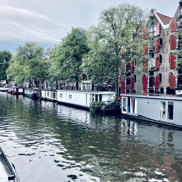 Houseboat Bonnie, hotel in Amsterdam