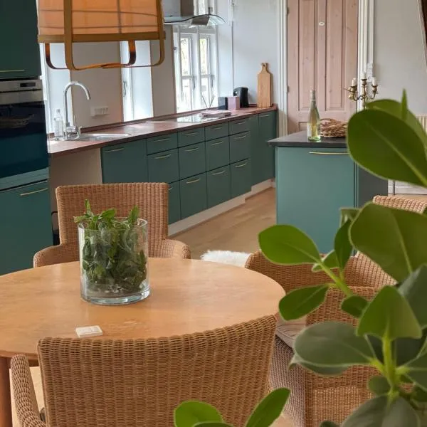 Feriehus i skøn natur, hotel in Stenstrup