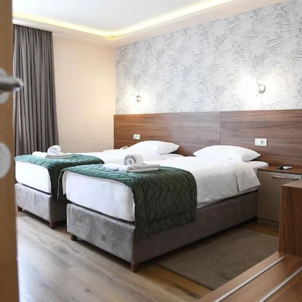 Hotel Garden, hótel í Novi Sad