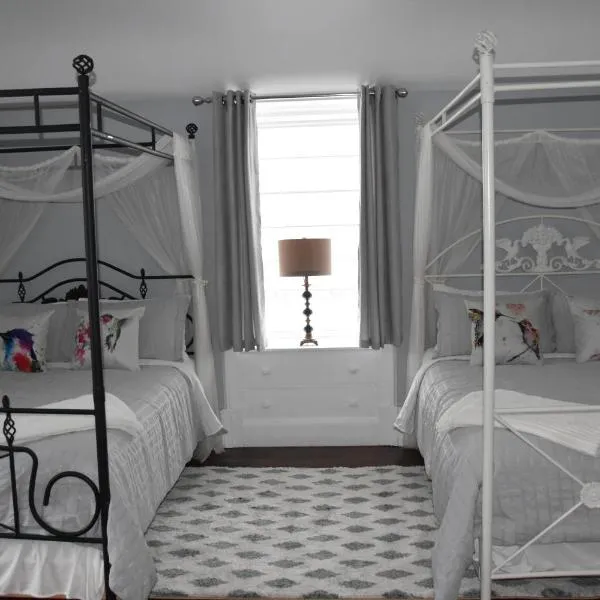 Seabank House Bed and Breakfast Hummingbird, Hotel in Pictou