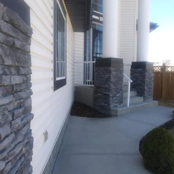 Mountain Calm & Private Ensuite Hosted by Maureen, ξενοδοχείο στο Κάλγκαρι