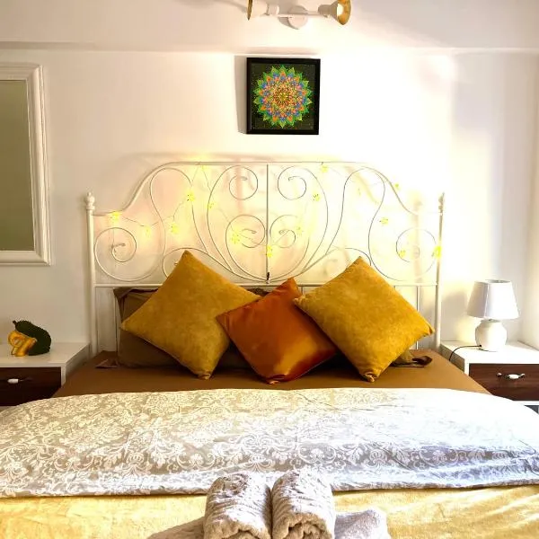 HealthyStudio512 Apartments, hotel in Kotor