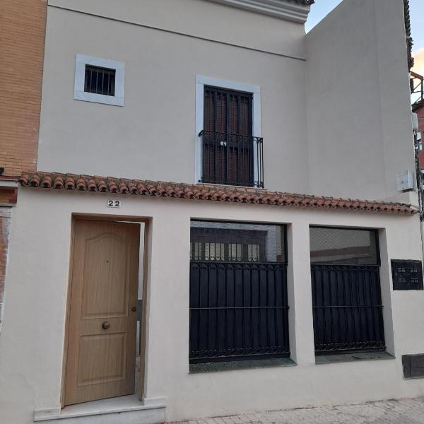 CASA INDEPENDIENTE EN NERVION JUNTO A PARADA DEL METRO, Sevilla