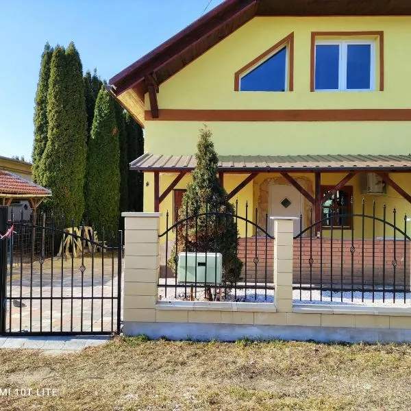 Csalogány Apartman, hotel in Mezőkövesd