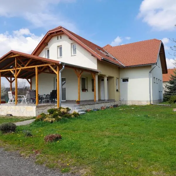 Anna Vendégház Szeleste, hotel din Szeleste