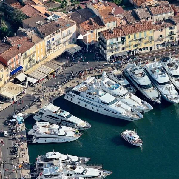 RARE! Appartement, 100m2, Climatisé - Port de Saint-Tropez, hotel em Saint-Tropez