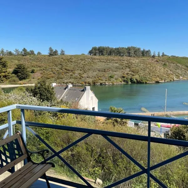 Appartement T3 vue mer Sauzon balcon et parking privé, hotel v destinaci Sauzon