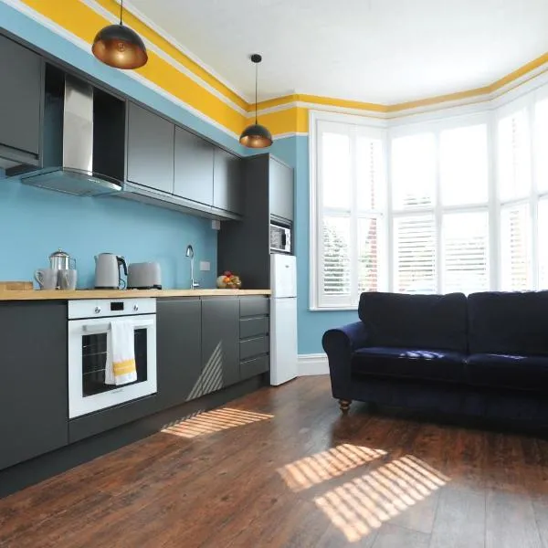 Beechurst Serviced Apartments, hotel in Cheltenham