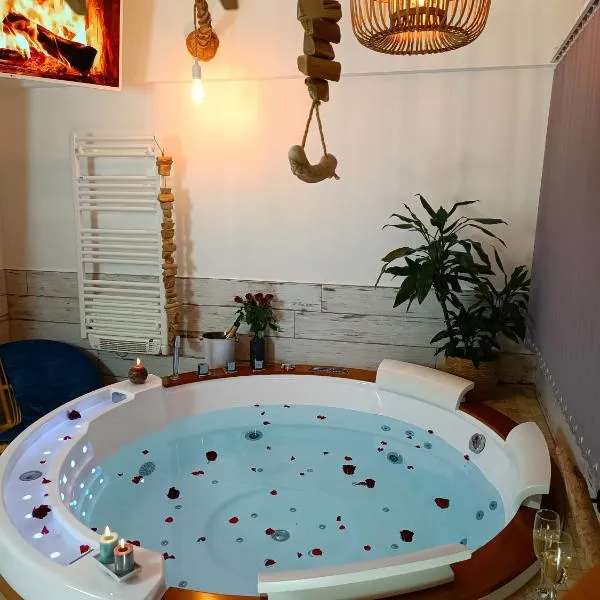 Le Maréchal Duplex - Appartement avec Jacuzzi - CAEN hyper Centre, hôtel à Caen