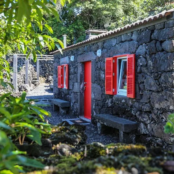 Adega Baía Azul - The essence of Pico, hotel in São Roque do Pico