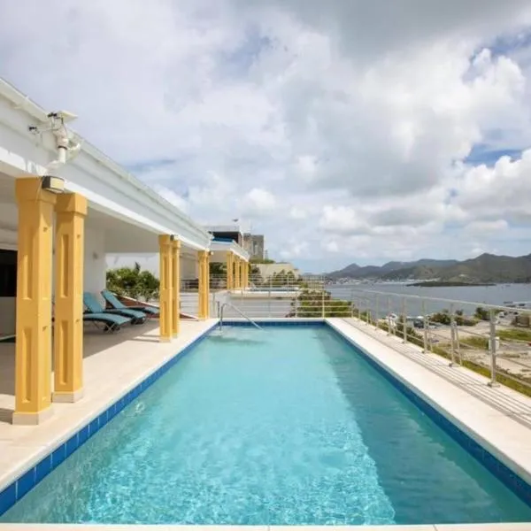 3 Bed Villa Sleeps 6 Pool Priv Patio, hotel v destinácii Cupecoy