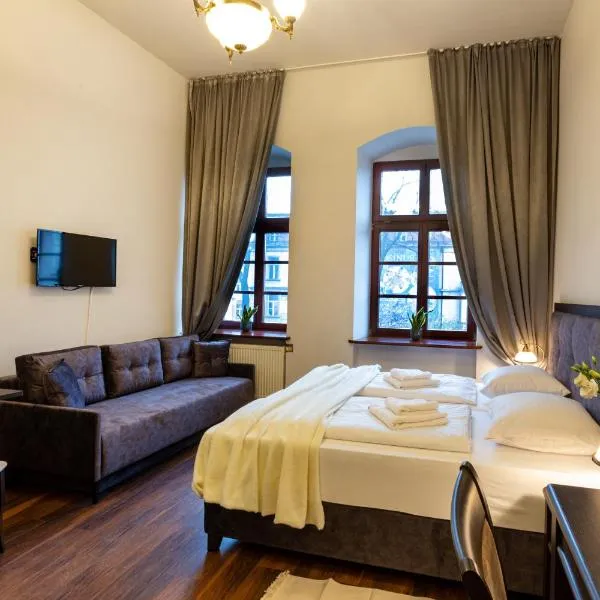 ZEPPELIN APARTMENTS Simple Acomodation, hotel in Jelenia Góra