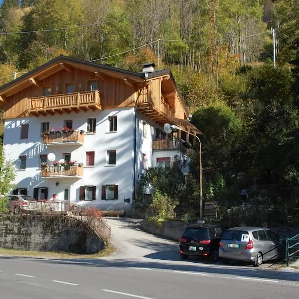Mountain, hotel in Alleghe