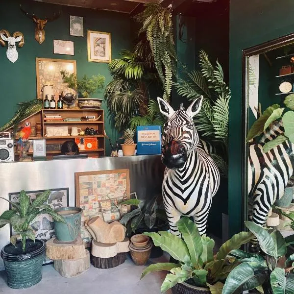 Very Hotel, hotel in George Town