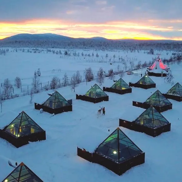 Aurora Pyramid Glass Igloos, hotel v destinaci Levi