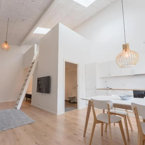 Studio Apartments Close To Airport, khách sạn ở Miðvágur
