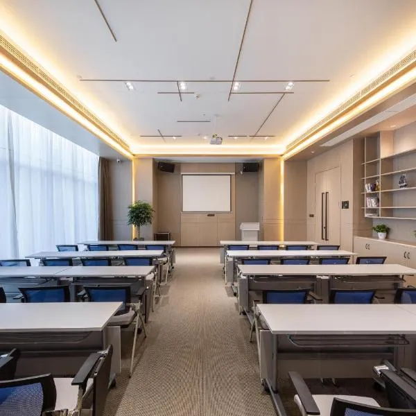 Atour Hotel Changde Laoximen, hotel v Changde