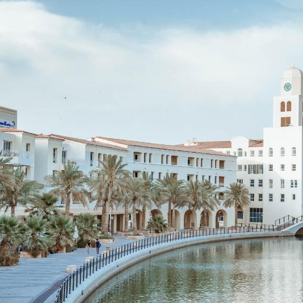 Copthorne Lakeview Executive Apartments Dubai, Green Community