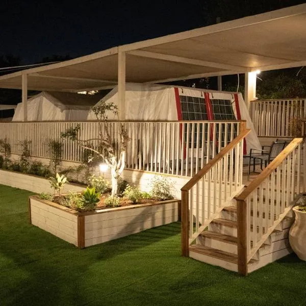 The Riders' Experience - Glamping and Attractions Park- Full Board, hotell sihtkohas Bet Oren