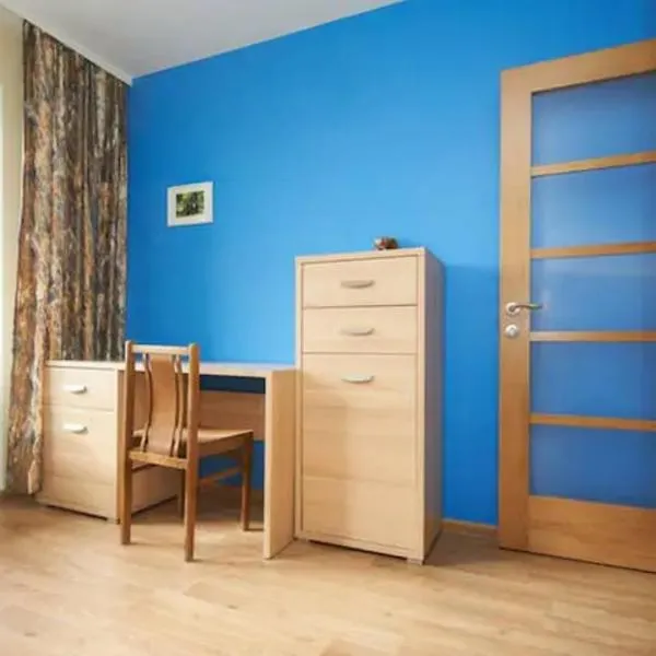 Cozy private room in a three room apartment Free parking Feel like at home, hotel u gradu Viljnjus