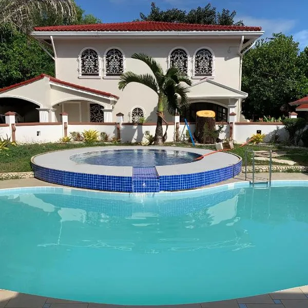 RedDoorz at Carlton Martin Hotel Masbate City, hotel Cangbaliguia városában