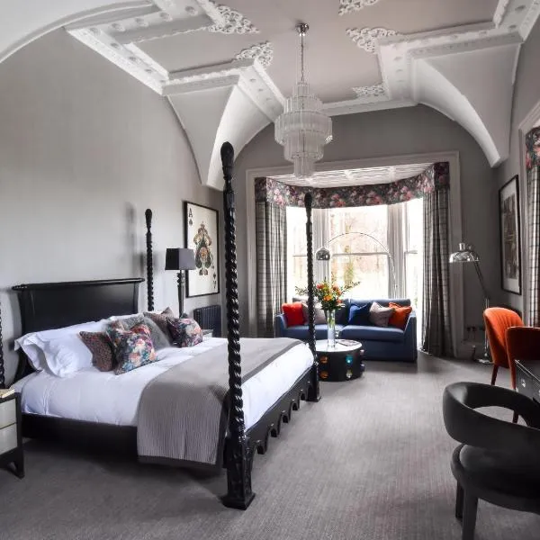 The Meadowpark Bar, Kitchen & Rooms, hotel v destinaci Stirling