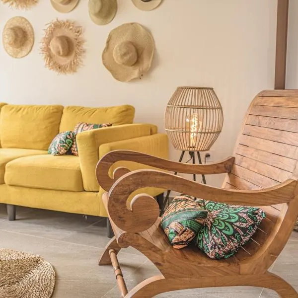 Ti Kaz Lontan - Maison créole classée 3 étoiles, hotel in Saint-Louis