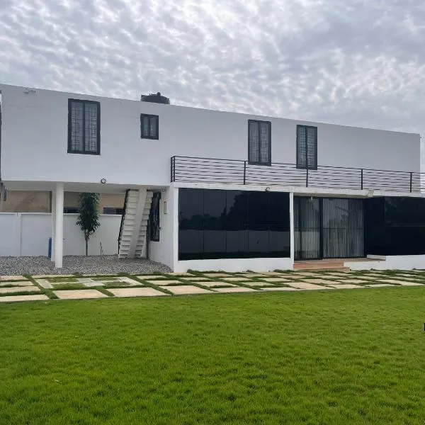 Xantis, hotel in Accra