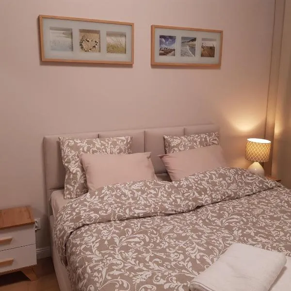 Apartament z ogródkiem, hotel em Uniejow