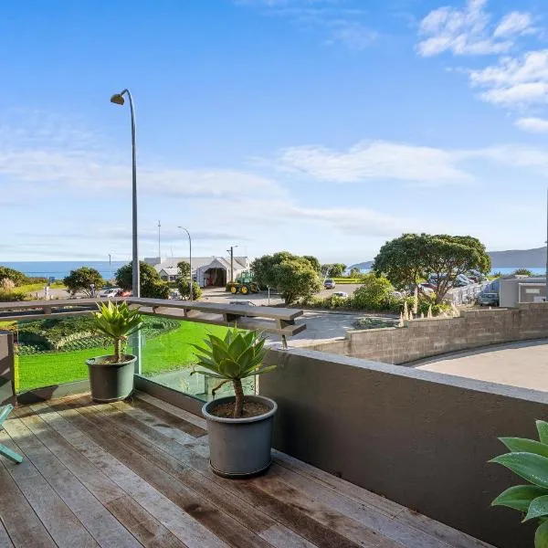 APARTMENT 4A - By the Beach, hotel di Paraparaumu Beach
