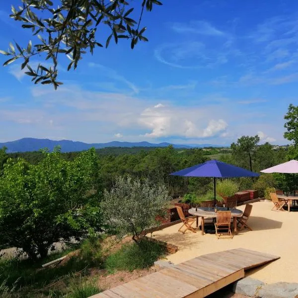 LES JARDINS CELESTES, hotel v destinaci Saint-Genest-de-Bauzon