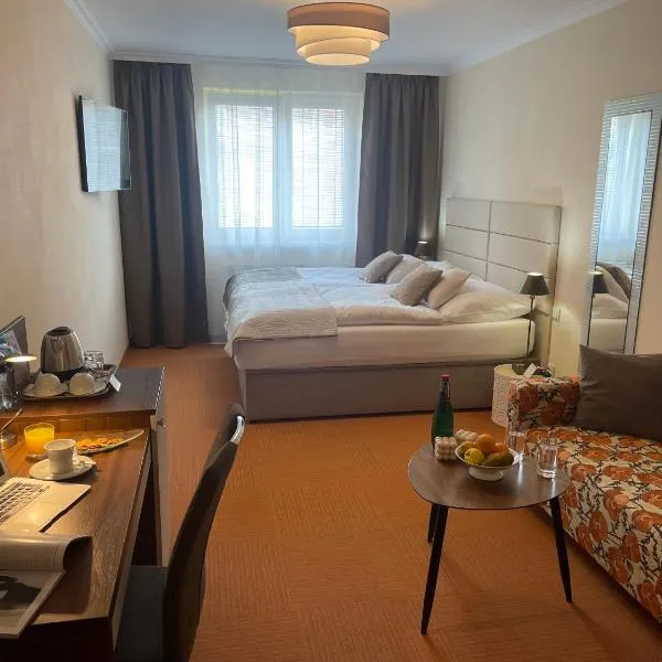 Hotel Garni Expo, отель в Банска-Бистрице