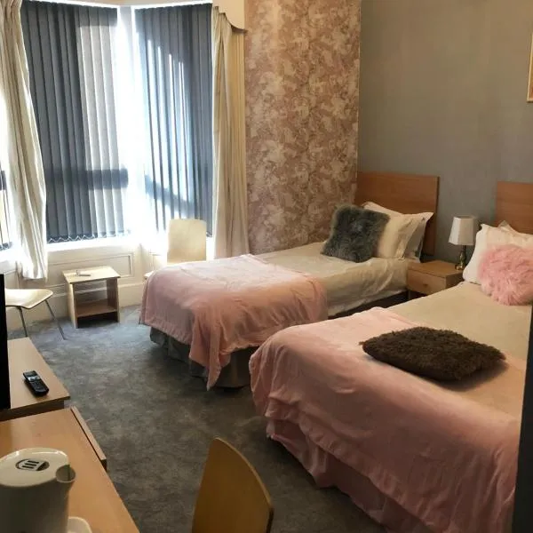 Chaplins, hotel in Blackpool