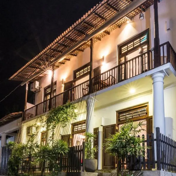 加勒堡入口旅館，高爾的飯店