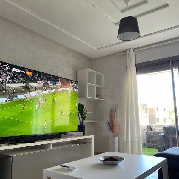 Appartement de LUXE Marina SAIDIA avec vue sur PISCINE Résidence TAMARIS、サイディアのホテル