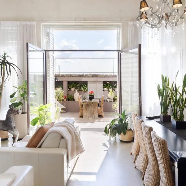 Architectural Home, Pool Oasis/ Steps from Trendy Chapel St., hotel in Melbourne