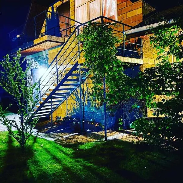 Гостевой дом в пансионате Солнышко, городок VIP-2, hotel in Chok-Tal