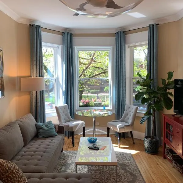 1F Cozy Home in Little Italy near Downtown West Loop United Center, hotel in Chicago