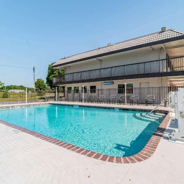 Motel 6 Tampa Near Fairgrounds - Casino, hotel in Tampa