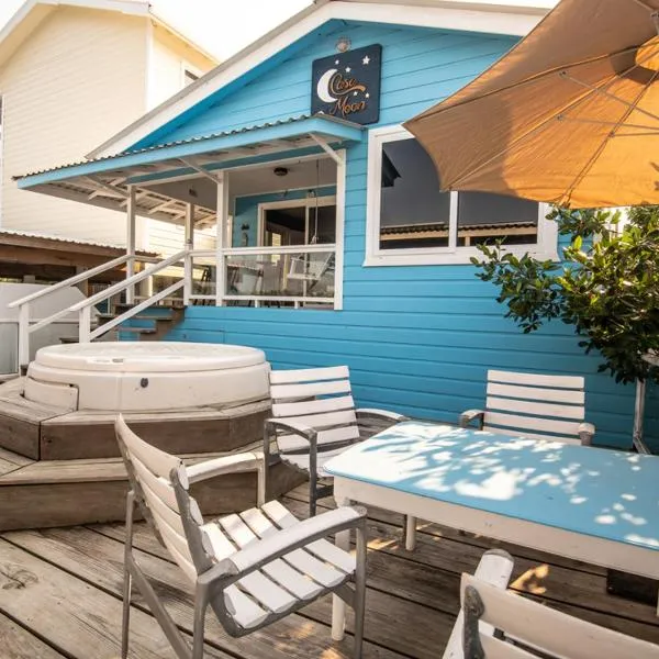 Moon Apartments, hôtel à Utila