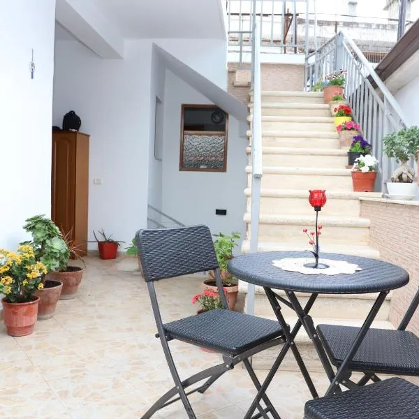 Downtown Apartment 2, hotel v destinaci Berat