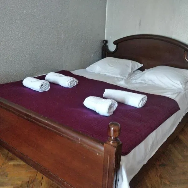 5 minutes to subway, hotel v destinaci Tbilisi City