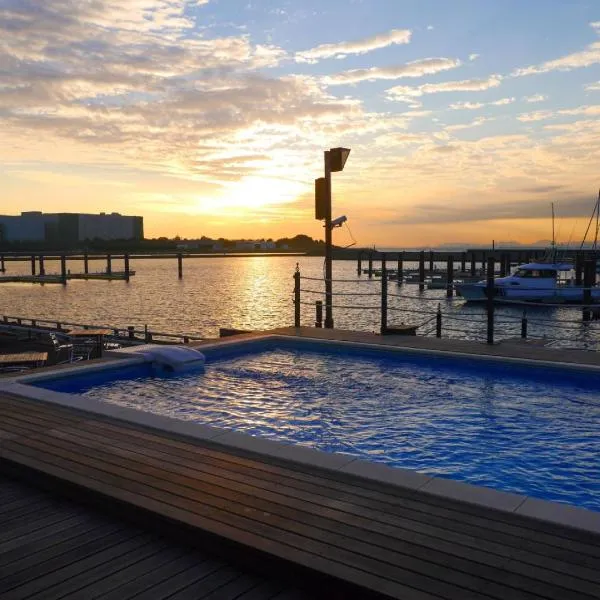 Osaka Hokko Marina HULL, hotel en Osaka