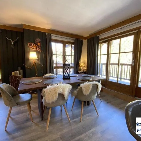 Stylish ski-in ski-out 3 bed apartment, Arc 1950, hotel em Arc 1950